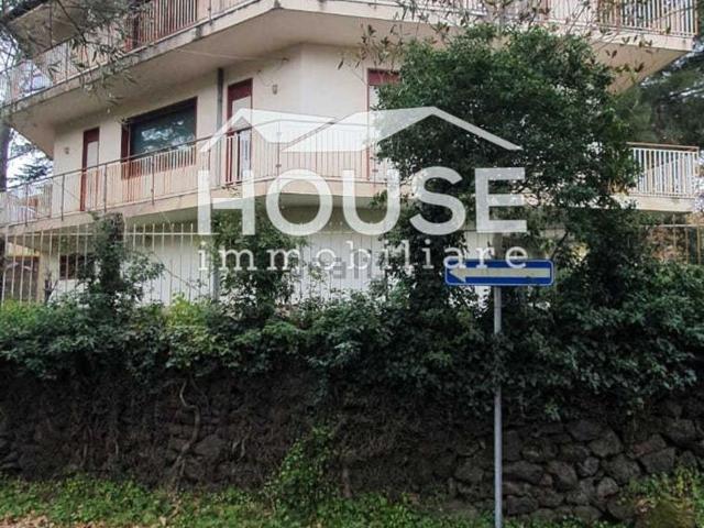 Case e ville in vendita di 400 m² in Via Capitolo