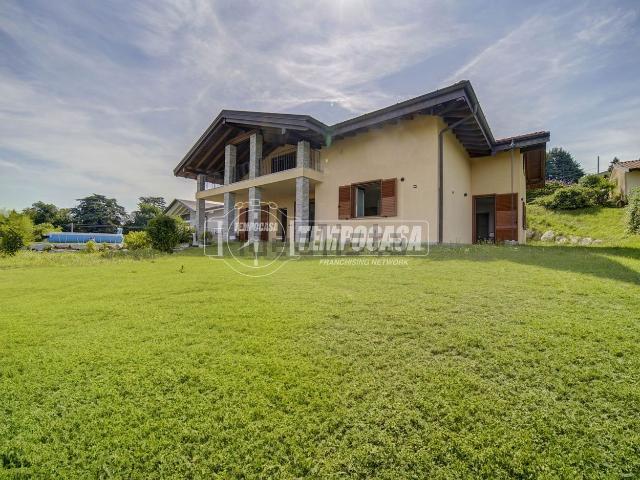 Case e ville in vendita di 400 m² in Via Cascina Cassinello, 5