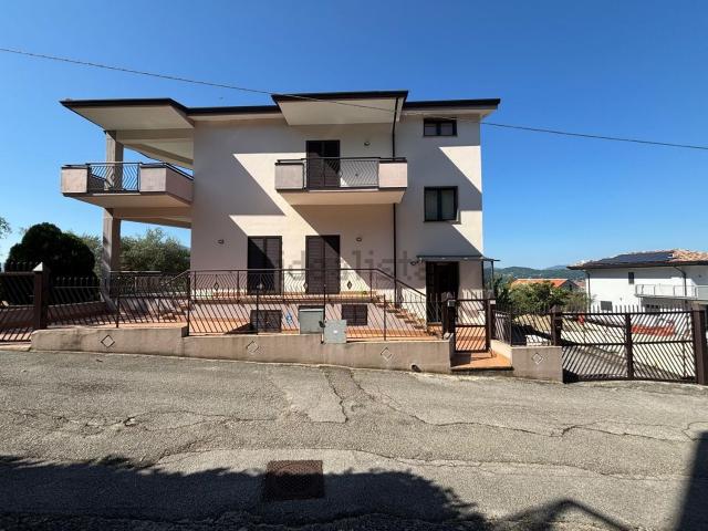 Case e ville in vendita di 400 m² in Via Casa Petretta