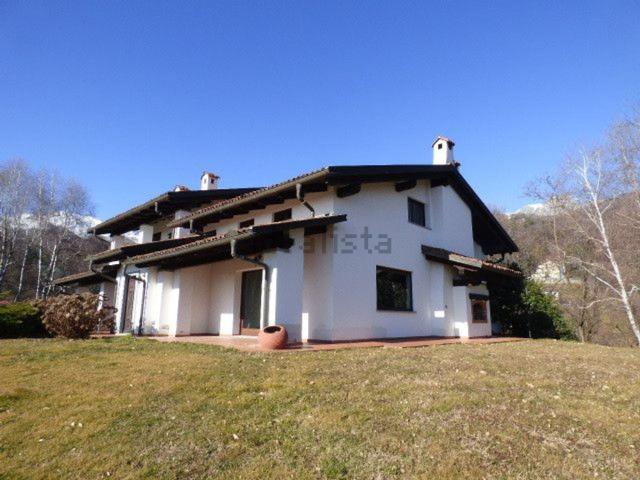 Case e ville in vendita di 400 m² in Via Clemente Vercellone, 11