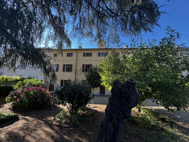 Case e ville in vendita di 400 m² in Via Goito