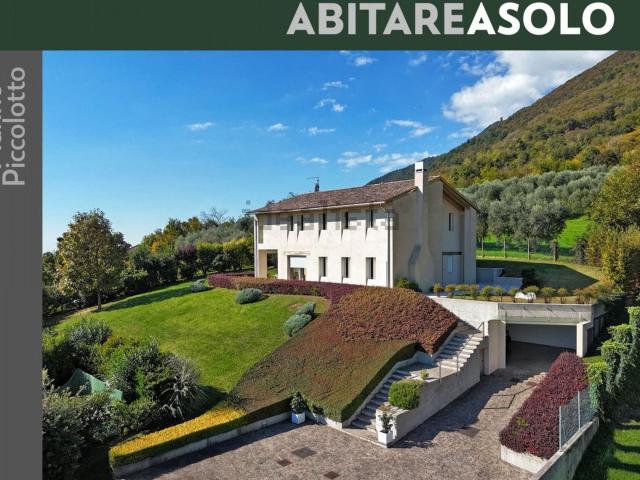 Case e ville in vendita di 400 m² in Via Girardi Italo