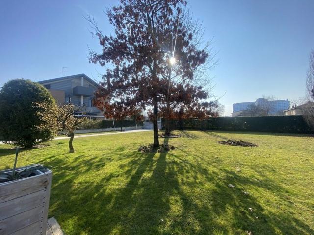 Case e ville in vendita di 400 m² in Via dei Carpani, 16