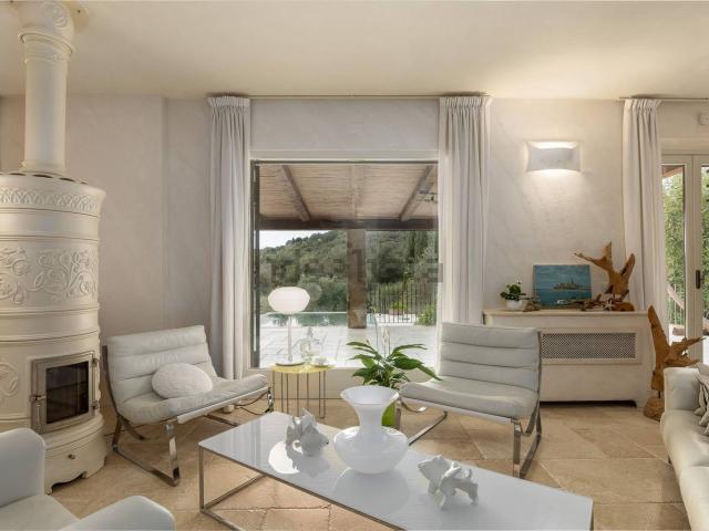 Case e ville in vendita di 400 m² in Via dello Scoiattolo