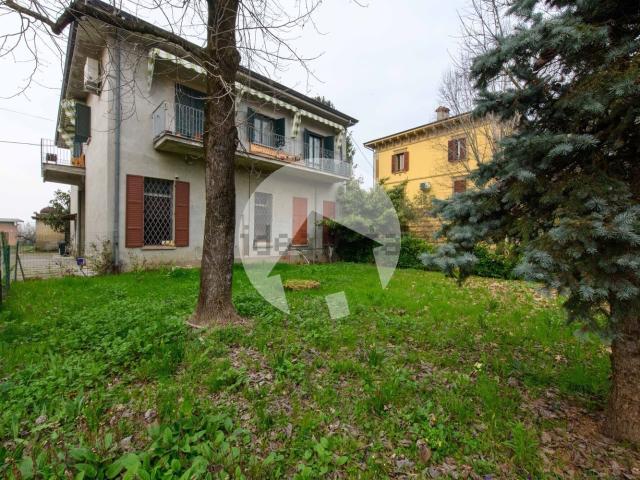 Case e ville in vendita di 400 m² in Via IV Novembre, 10
