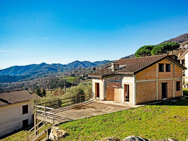Case e ville in vendita di 400 m² in Via Oliveto
