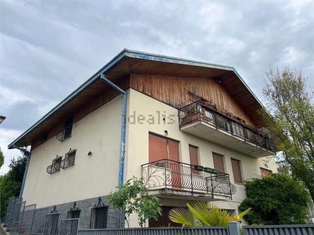 Case e ville in vendita di 400 m² in Via L. Sturzo, 4
