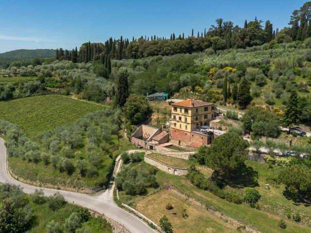 Case e ville in vendita di 400 m² in Via Molinara, 4