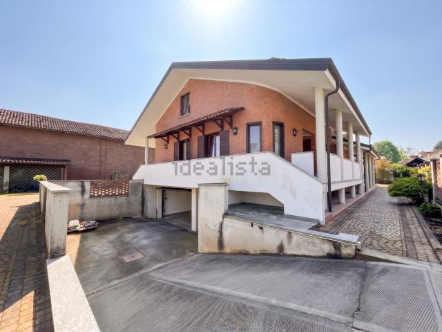 Case e ville in vendita di 400 m² in Via Monte Grappa, 4