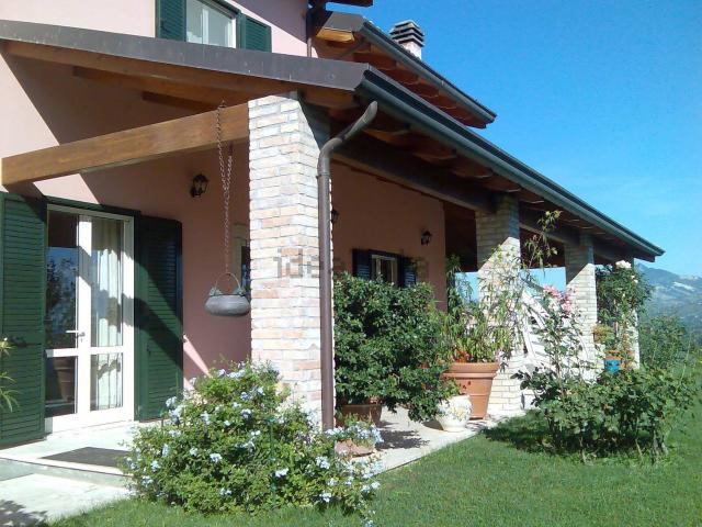 Case e ville in vendita di 400 m² in Via Navicella