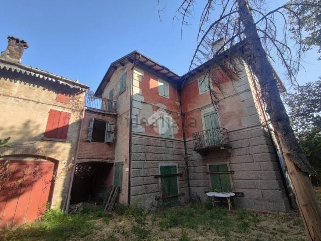 Case e ville in vendita di 400 m² in Via San Michele