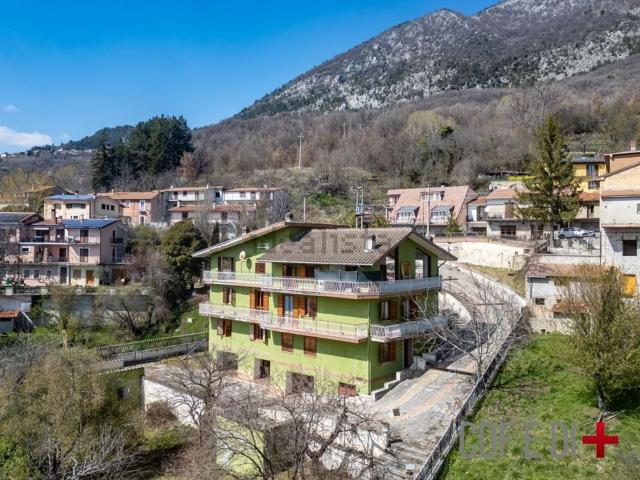 Case e ville in vendita di 400 m² in Via San Agapito