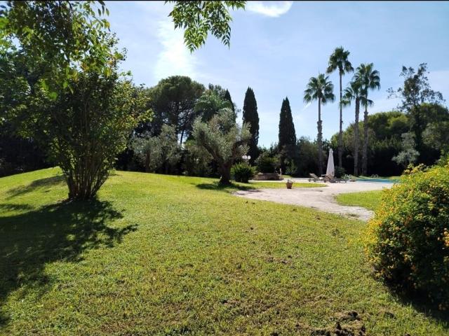 Case e ville in vendita di 400 m² in Via San Cesario, 8