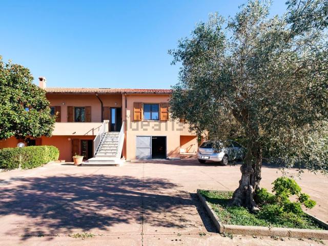 Case e ville in vendita di 400 m² in Via San Simplicio