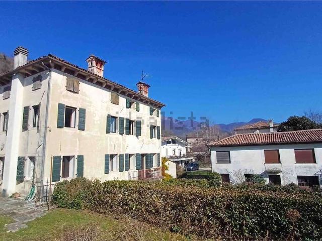 Case e ville in vendita di 400 m² in Via Pallade, 18