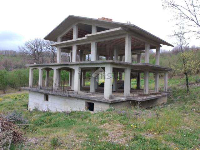 Case e ville in vendita di 400 m² in Via Procaccia