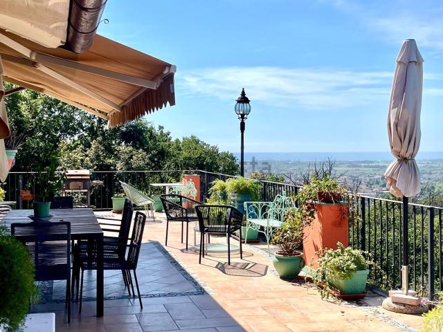 Case e ville in vendita di 400 m² in Via Provinciale, 202
