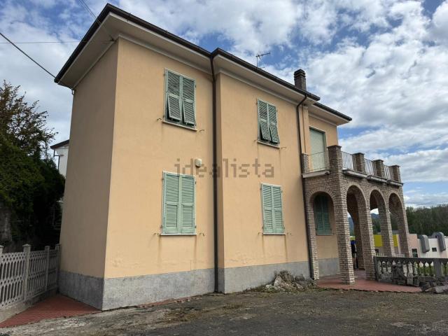 Case e ville in vendita di 400 m² in Via Provinciale, 5