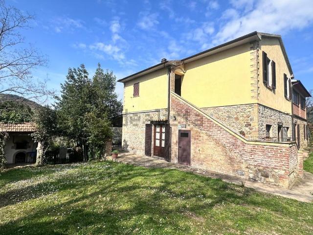 Case e ville in vendita di 400 m² in Via provinciale