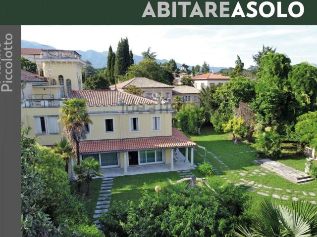 Case e ville in vendita di 400 m² in Via Roma
