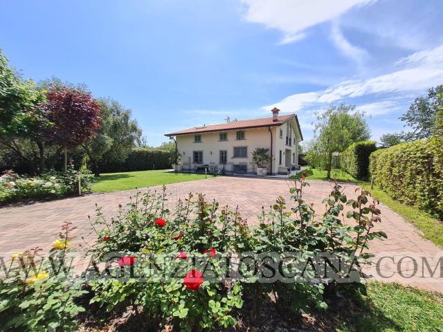 Case e ville in vendita di 400 m² in Via vico