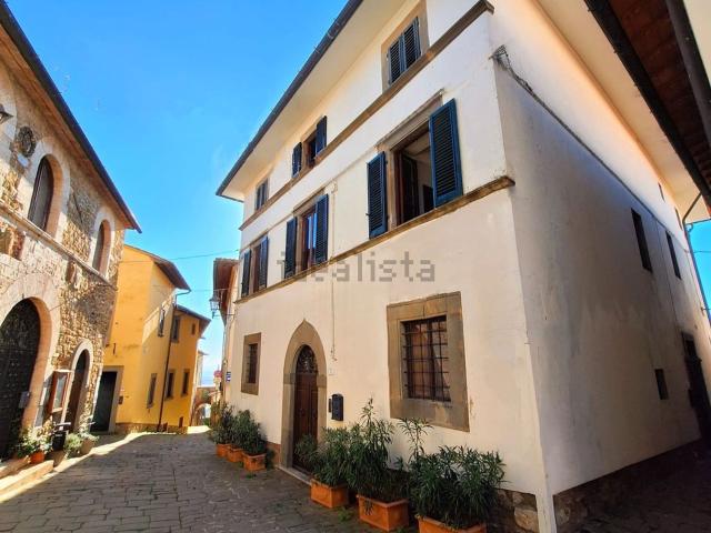 Case e ville in vendita di 400 m² in Piazza Bargellini Orazio