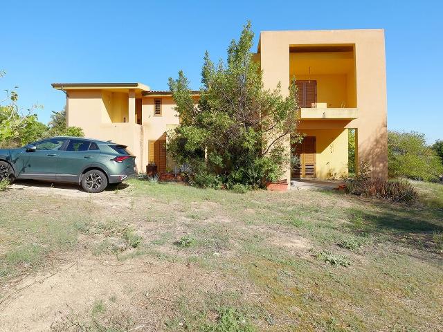 Case e ville in vendita di 400 m² in Strada 1, 15