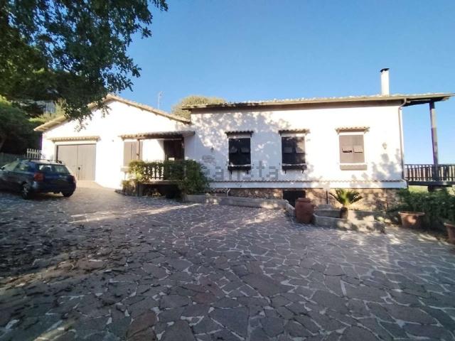 Case e ville in vendita di 400 m² in Strada Giarratana