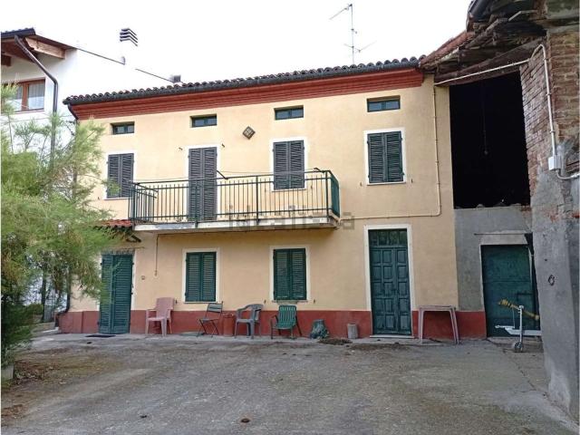 Case e ville in vendita di 400 m² in Strada del Po, 5