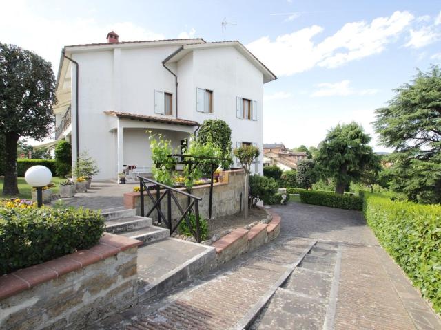Case e ville in vendita di 400 m² in Strada di Poggiarello la Ripa