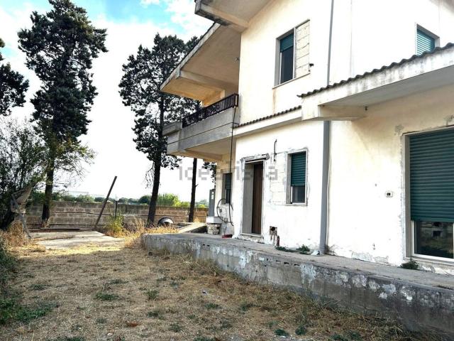 Case e ville in vendita di 400 m² in Strada Provinciale 109, 28