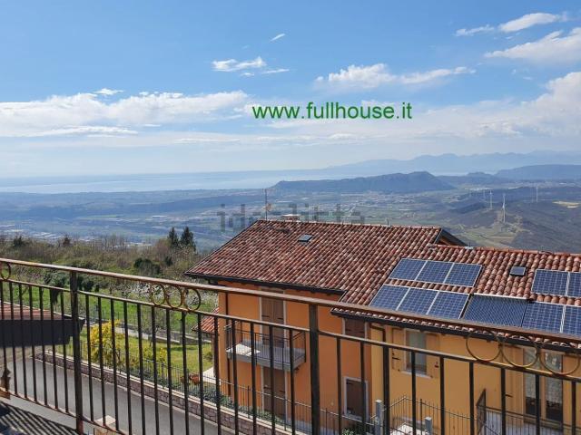 Case e ville in vendita di 400 m² in Strada Provinciale 33c