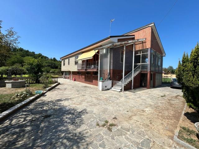 Case e ville in vendita di 400 m² in Strada Provinciale Pavia
