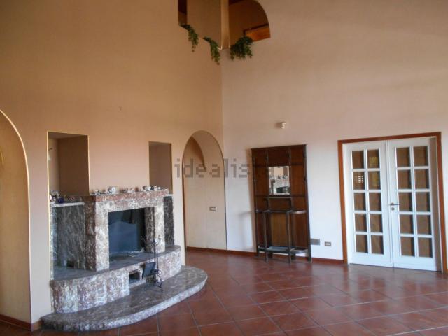 Case e ville in vendita di 401 m² in Via P. Toselli, 87