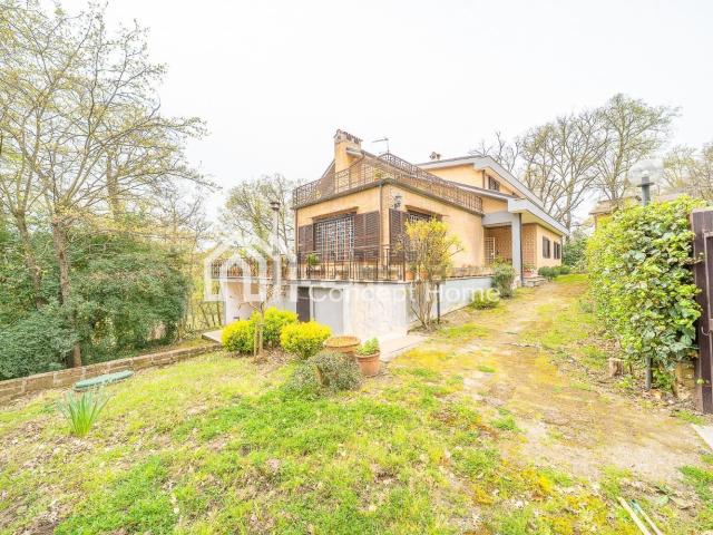 Case e ville in vendita di 402 m² in Via di Monte Piccolo, 6
