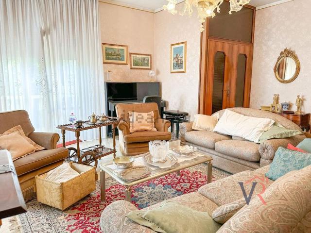 Case e ville in vendita di 402 m² in Piazza Quattro Novembre