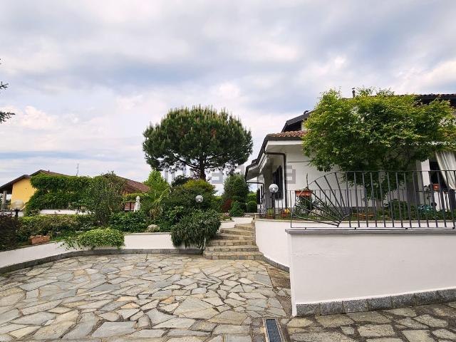 Case e ville in vendita di 402 m² in Strada Revigliasco, 55