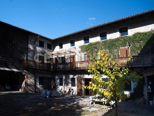 Case e ville in vendita di 404 m²