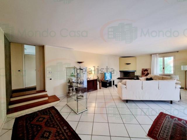 Case e ville in vendita di 404 m²