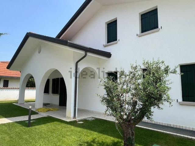 Case e ville in vendita di 404 m² in Via Cappello, 9