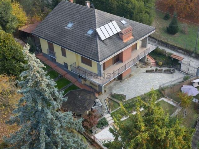 Case e ville in vendita di 405 m² in Strada Cesare Ferrero di Cambiano, 32