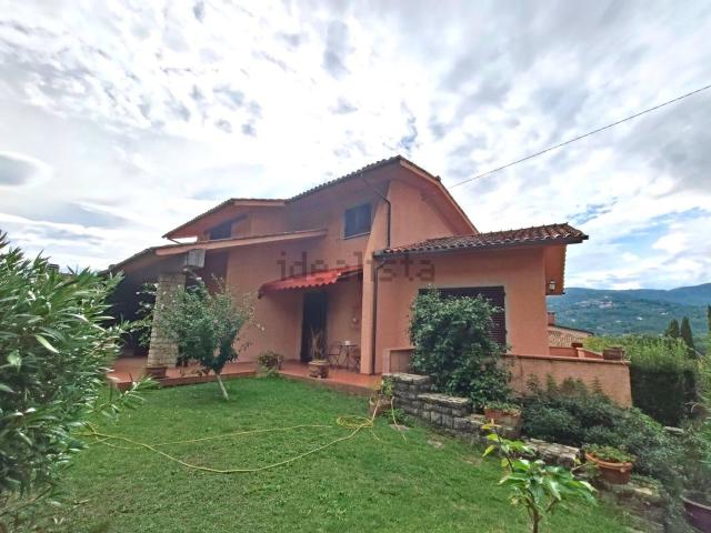 Case e ville in vendita di 406 m²