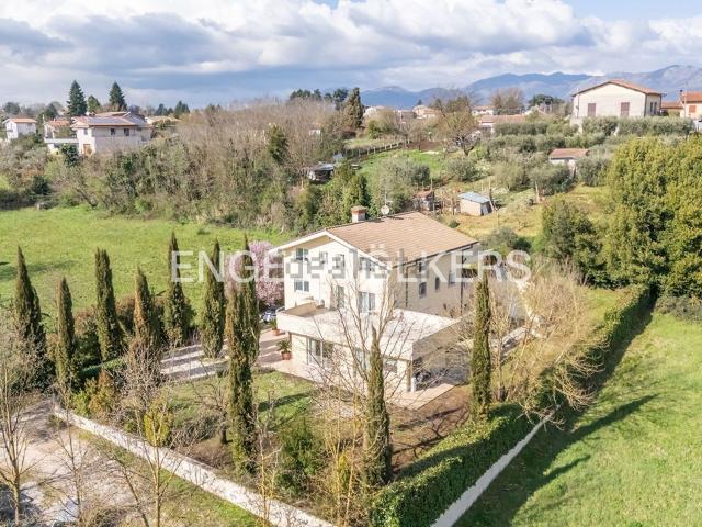 Case e ville in vendita di 406 m² in Via Artena