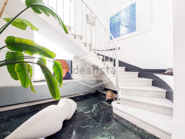 Case e ville in vendita di 407 m² in Via Montegrappa