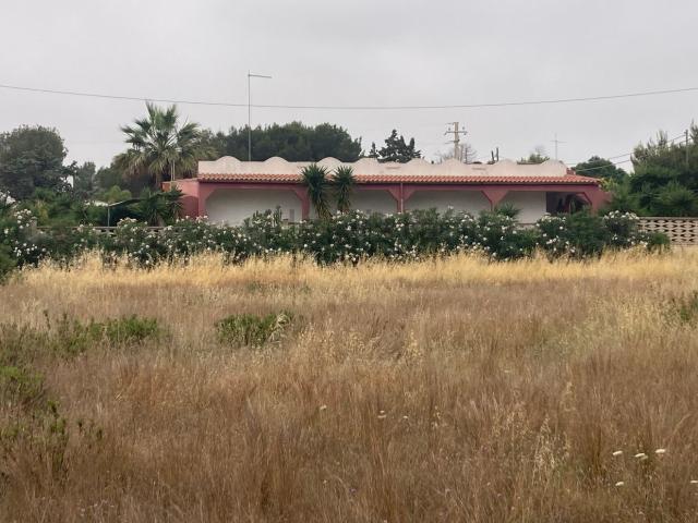 Case e ville in vendita di 407 m² in Via Tarantina Vecchia, 21