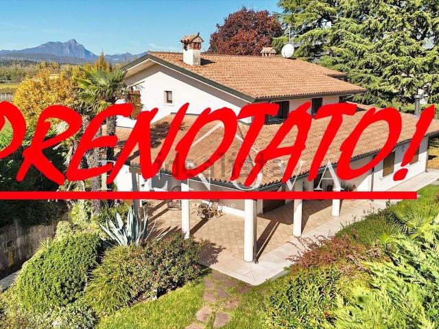 Case e ville in vendita di 408 m² in Via Monte Baldo