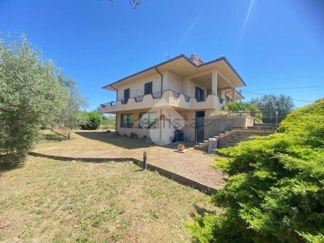 Case e ville in vendita di 408 m² in Via Mosse, 1