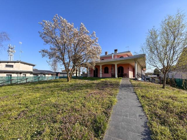 Case e ville in vendita di 408 m² in Via San Rocco, 9