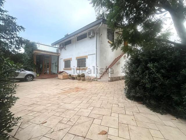 Case e ville in vendita di 408 m² in Contrada Gurgo