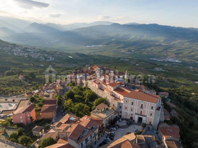 Case e ville in vendita di 409 m² in Contrada Centore, 1